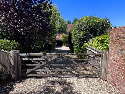 Minimum 1 bedroom properties for sale from Hillier & Wilson Estate Agents Andover Road